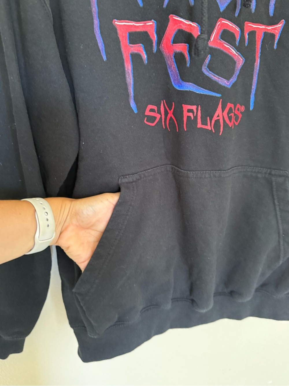 Six Flags Fright Fest Horror Clown Graphic Hoodie Black M Halloween - Picture 6 of 11